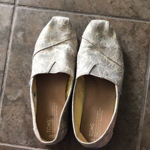 Tom’s shoes size 8.5